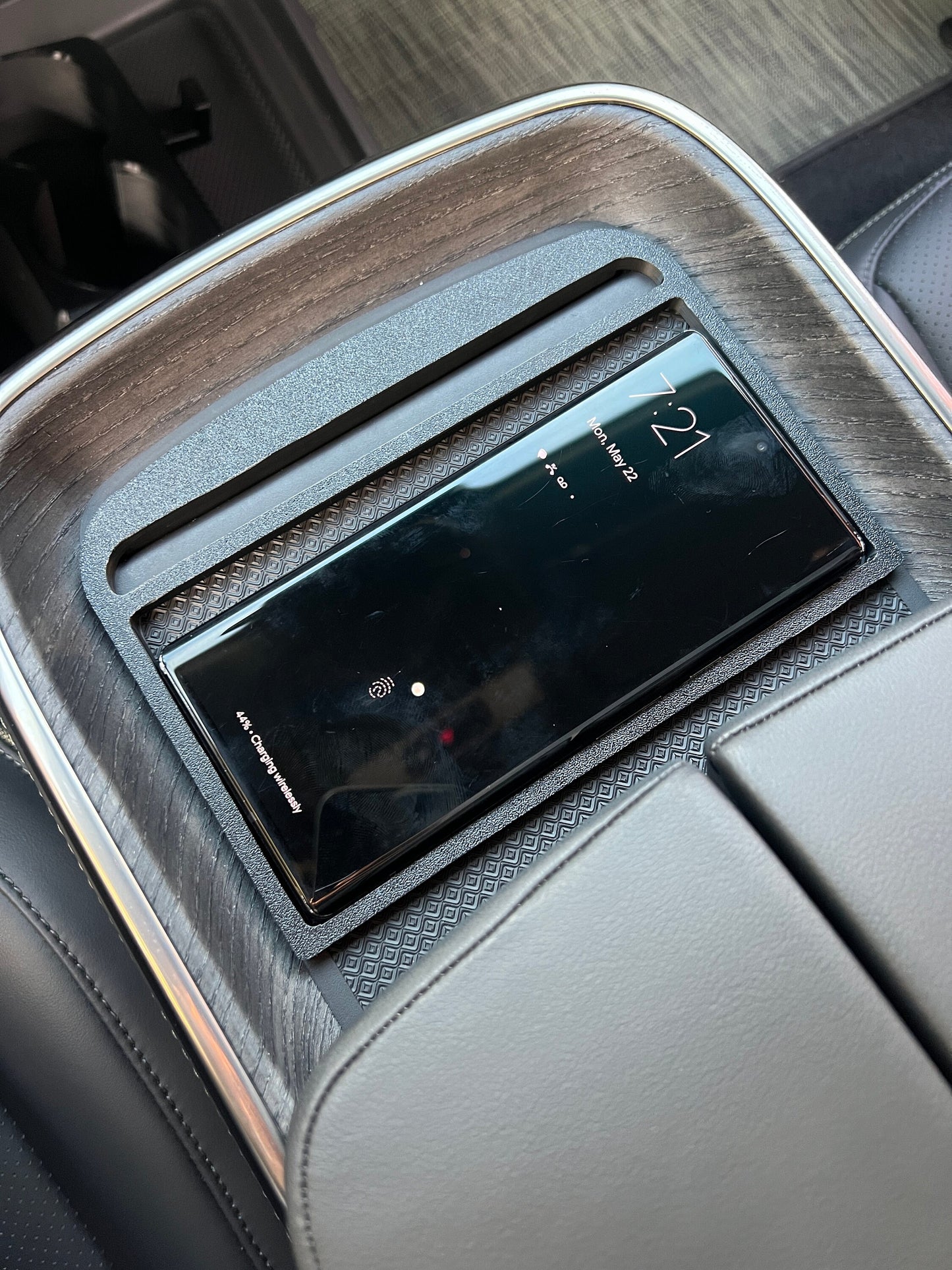 Wireless Phone Holder | Wireless Charging Holder | Riv3D